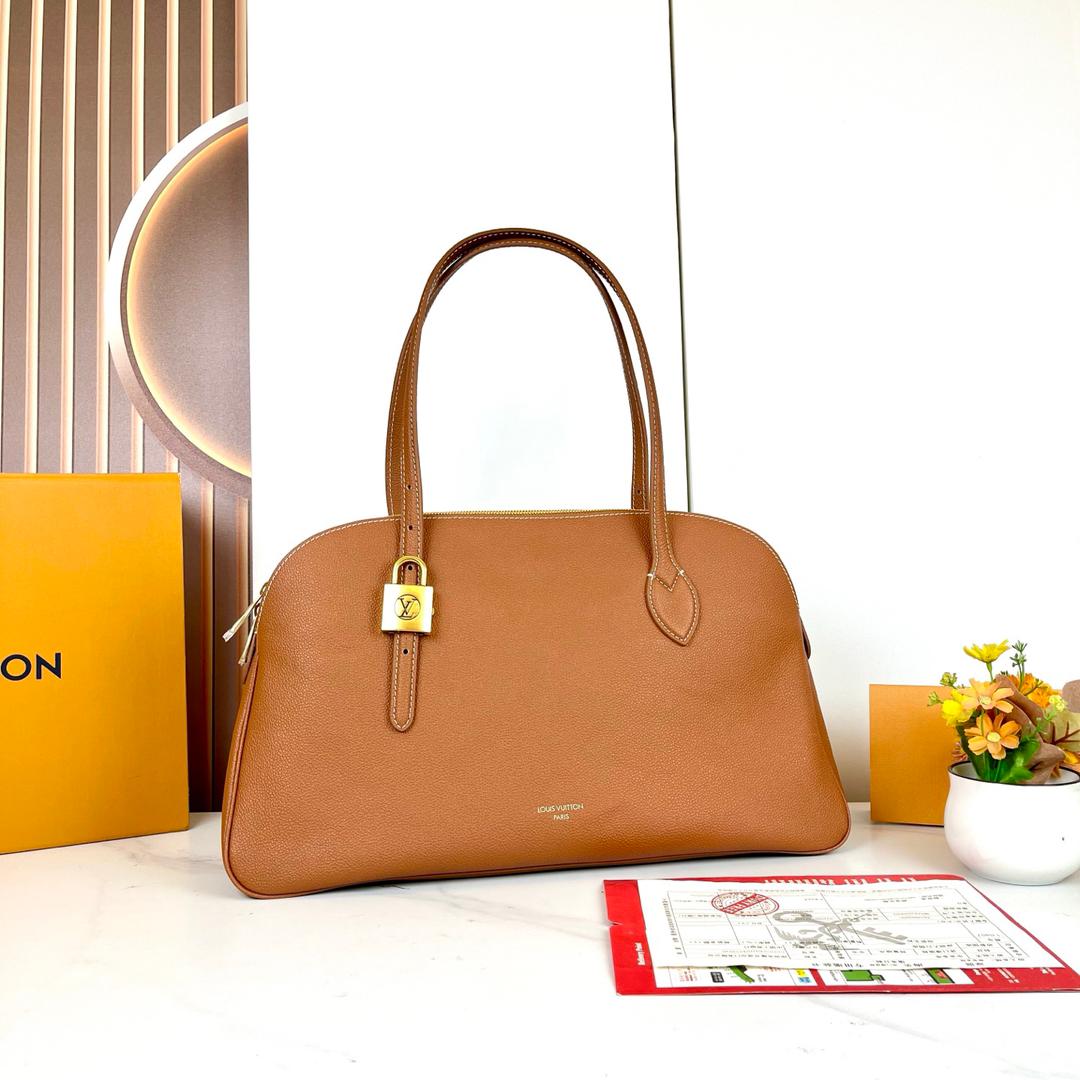 Low Key Duffle Tote-M262