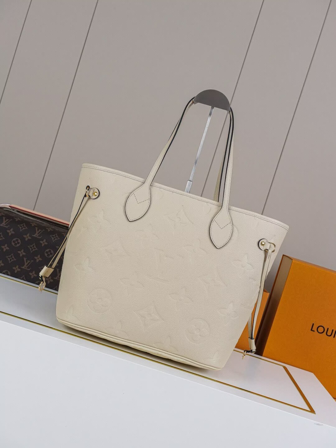 LouisV Neverfull MM M466