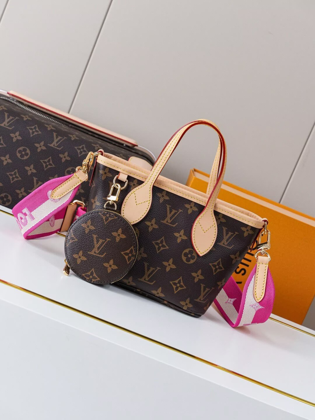 LouisV Neverfull BB M467