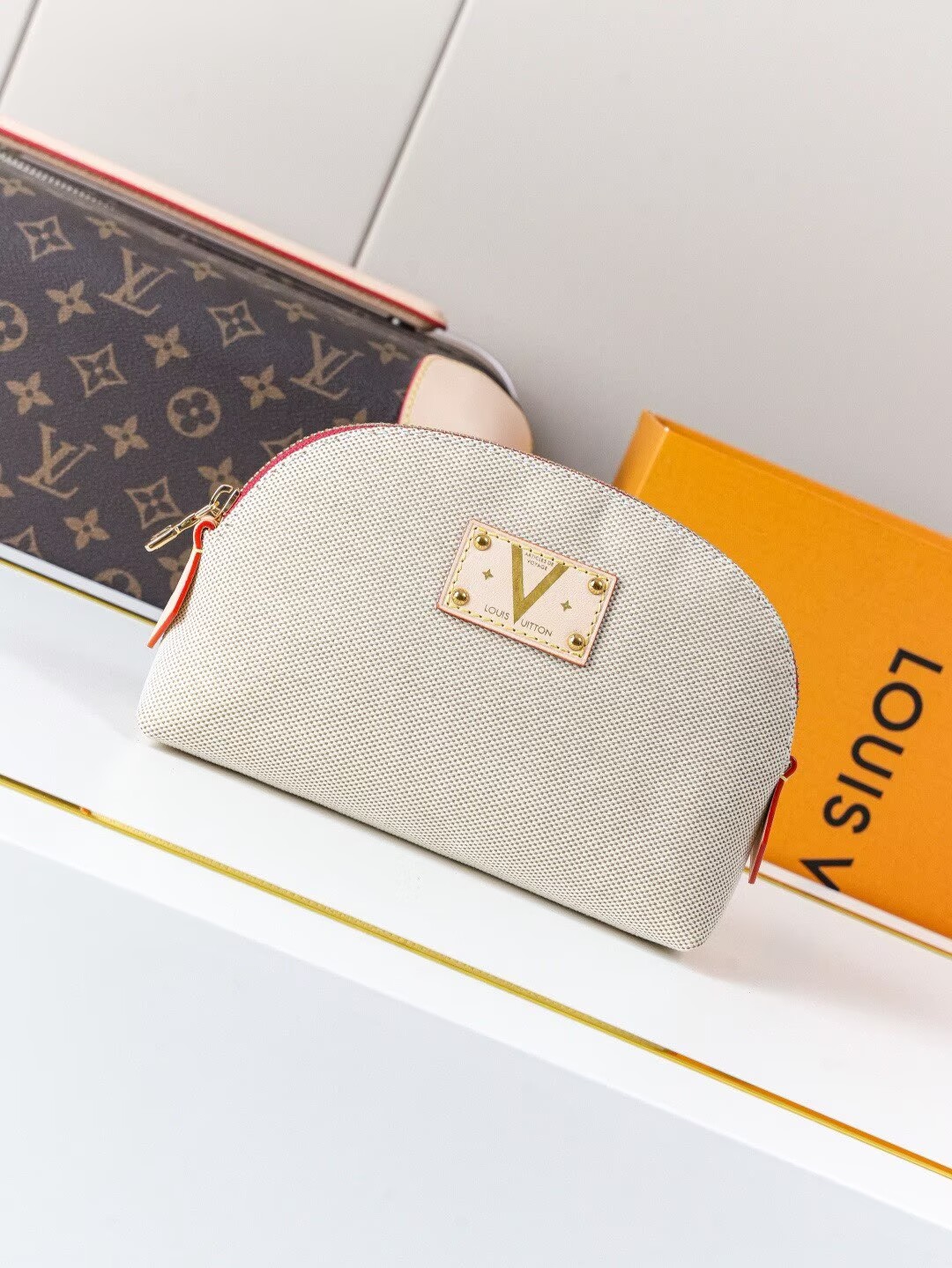 LouisV Pochette Cosmétiq