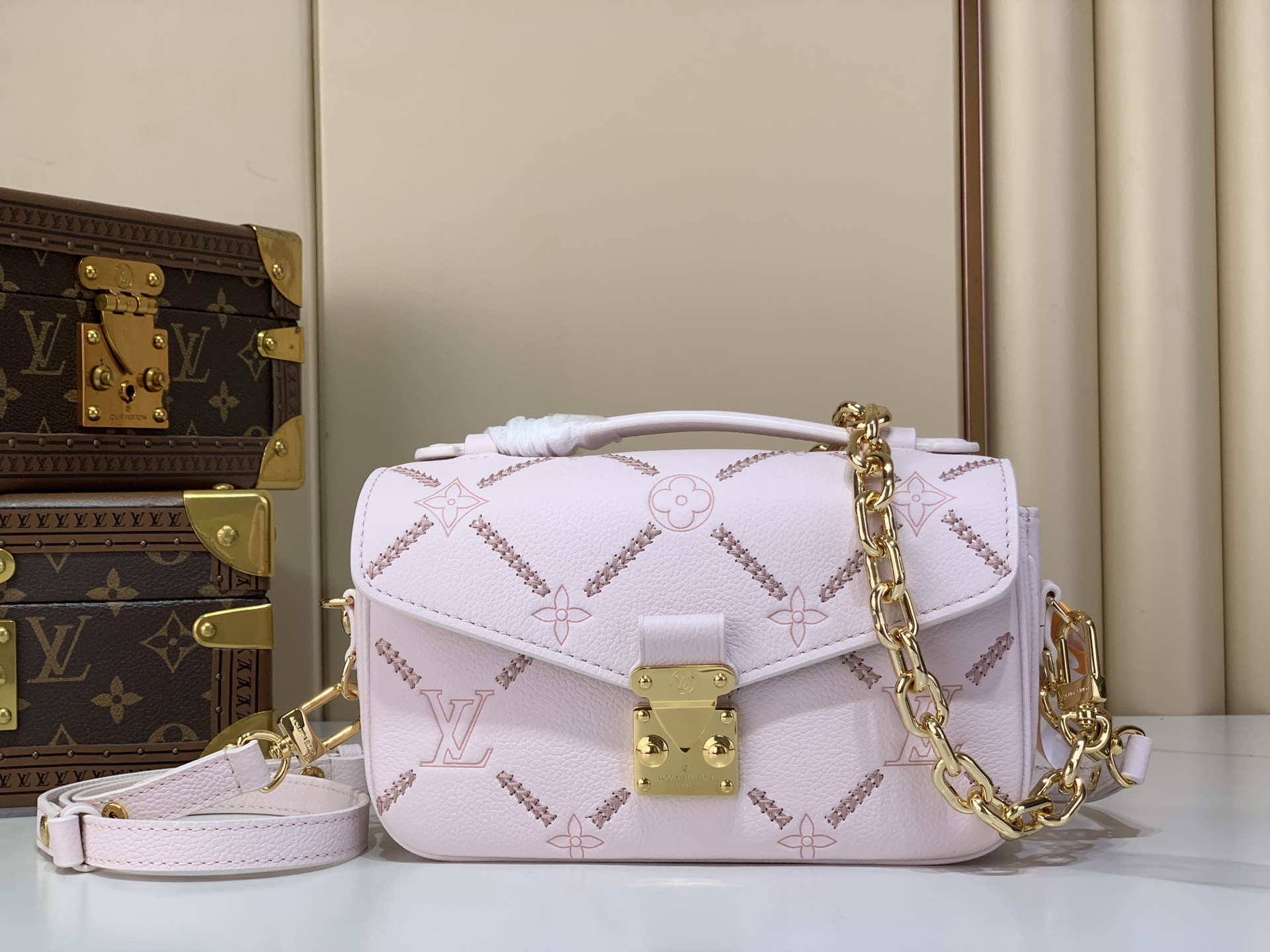 LouisV Pochette Métis Ea