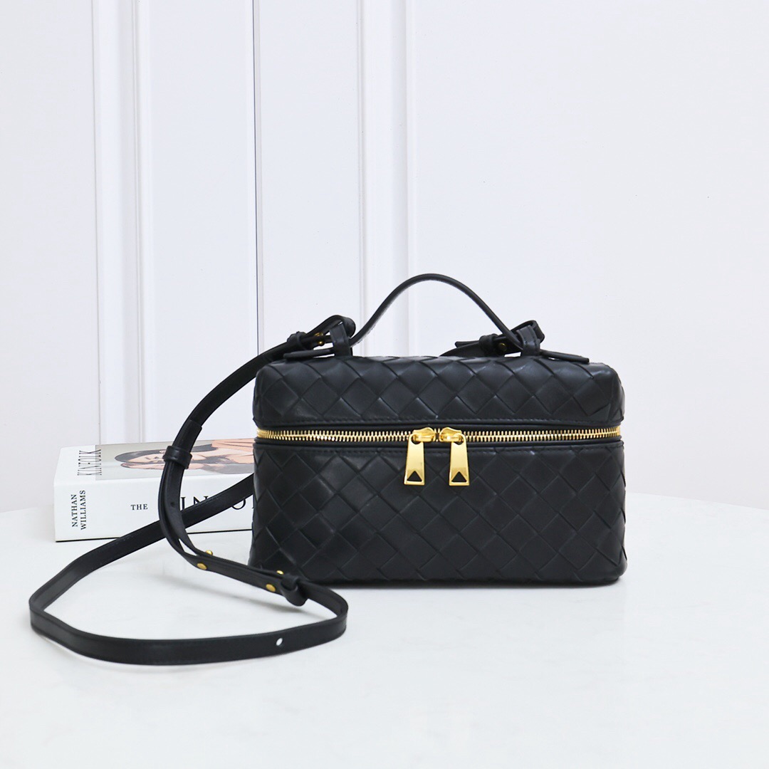 BOTTEGA Veneta Bang Bang