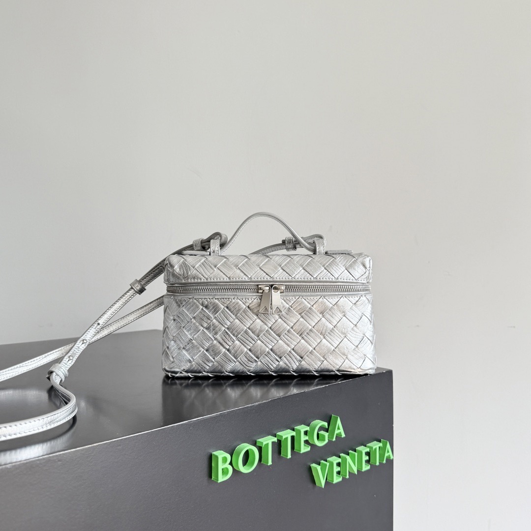 BOTTEGA Veneta Bang Bang