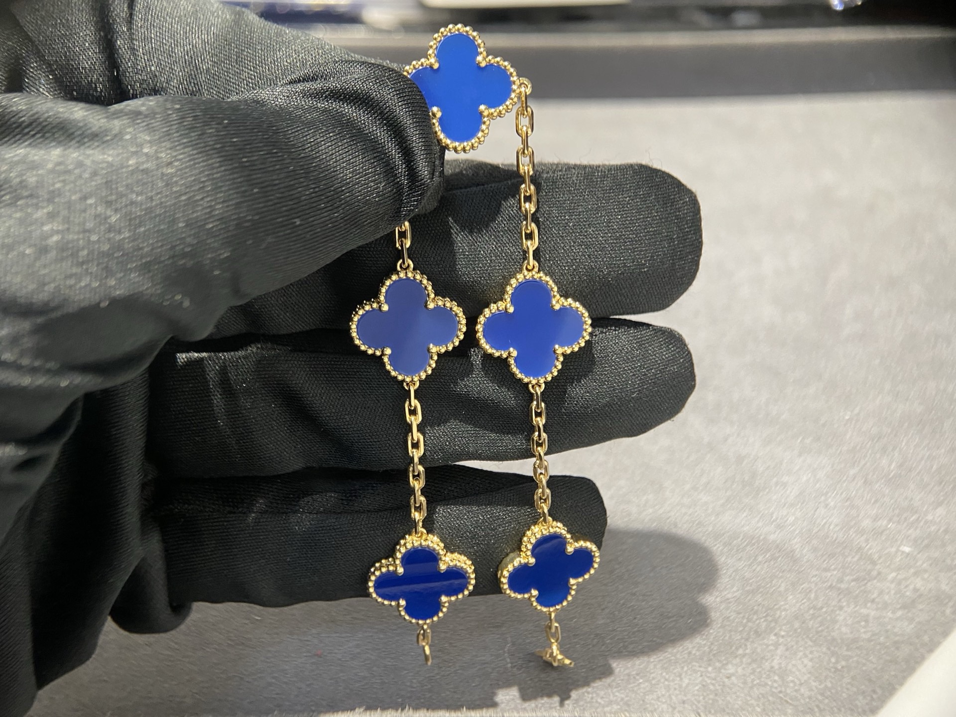 Van Cleef & Arpels B