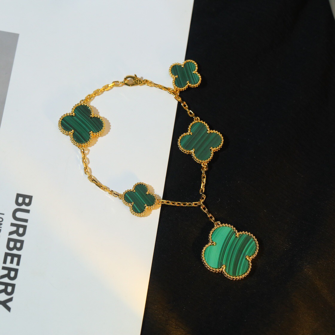 Van Cleef & Arpels B