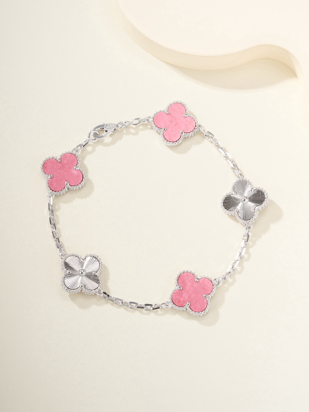 Van Cleef & Arpels B