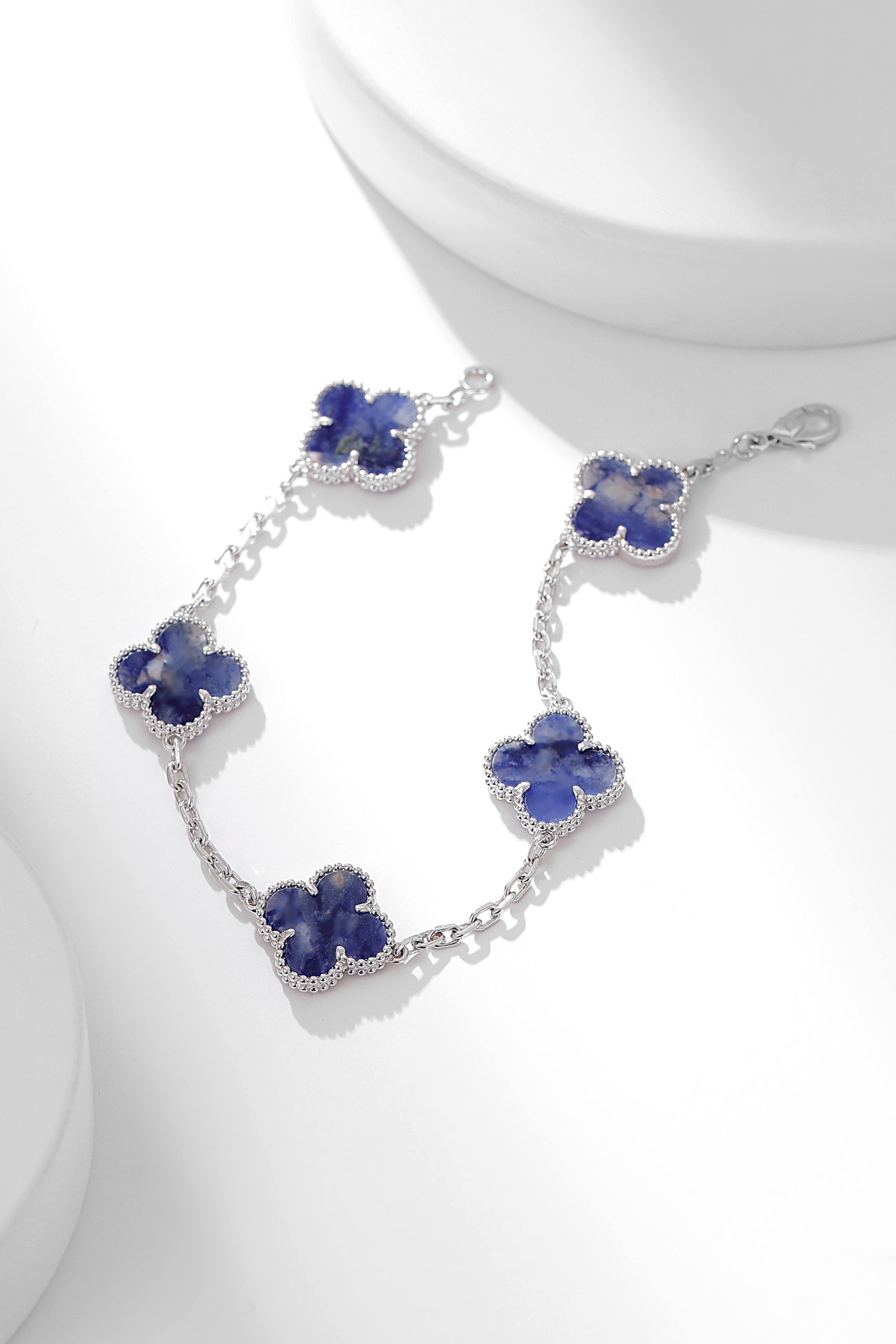 Van Cleef & Arpels B