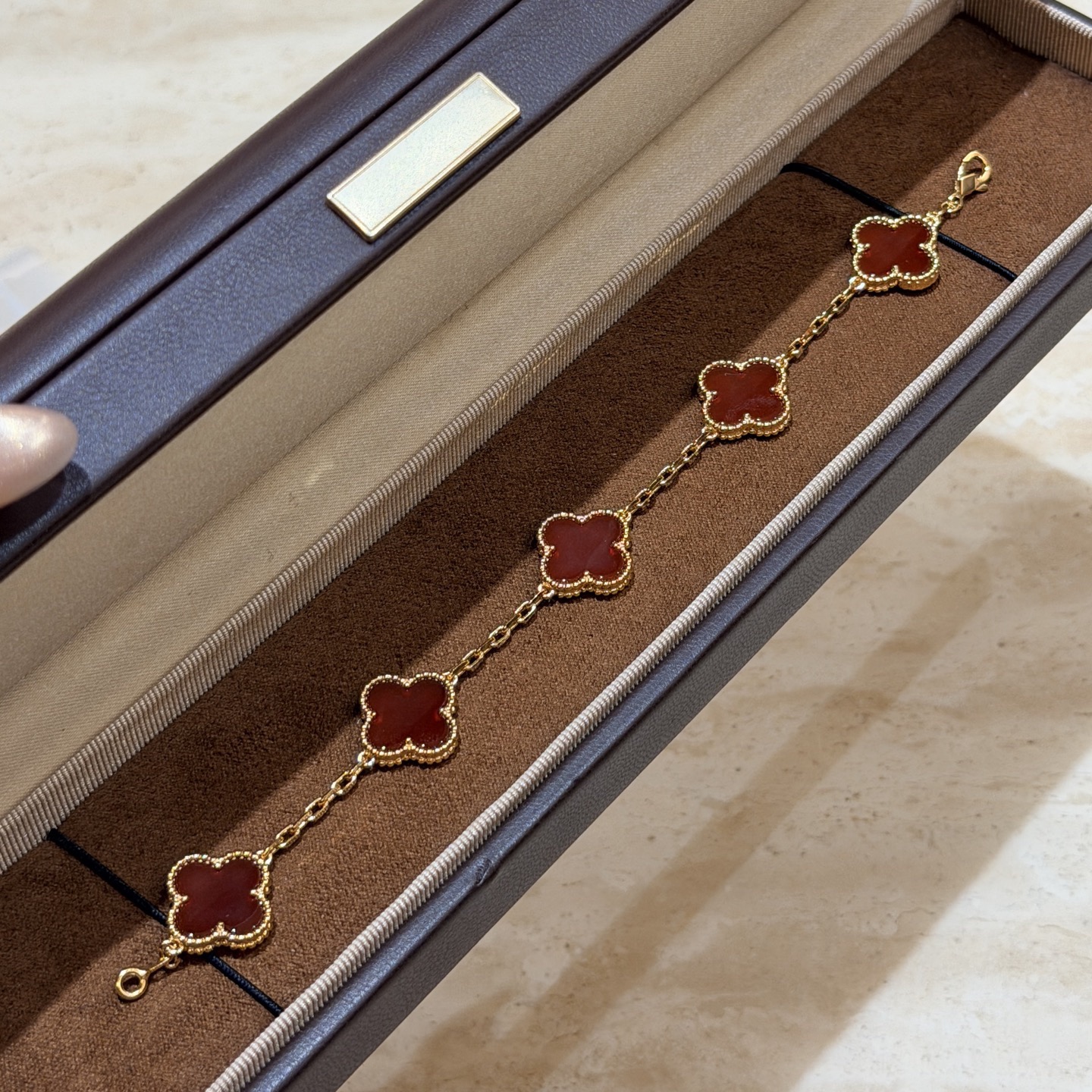 Van Cleef & Arpels B