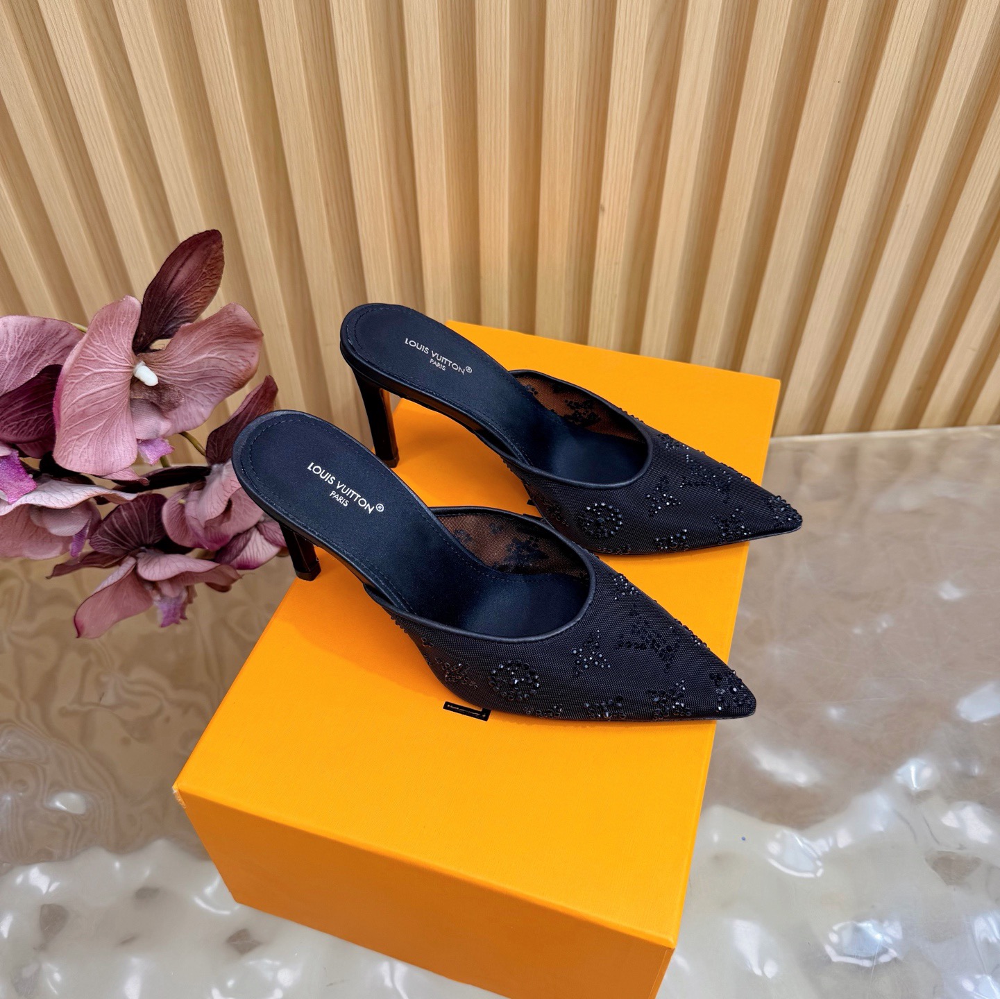 LV  New Arrivals for Ear